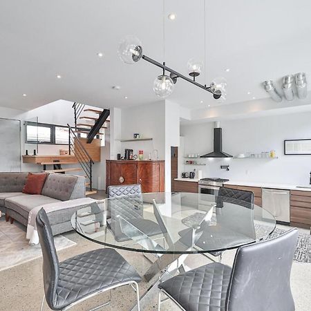 New Modern 1400 Sq Ft Coach House Near Everything Toronto Bagian luar foto