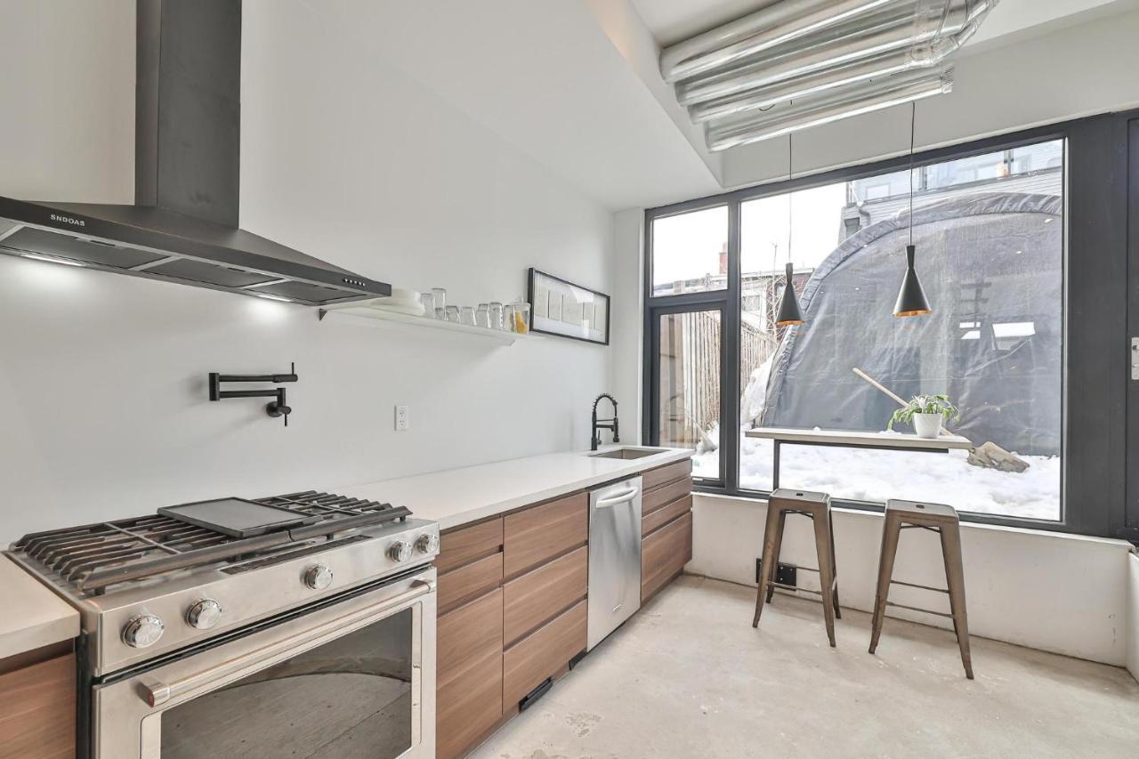 New Modern 1400 Sq Ft Coach House Near Everything Toronto Bagian luar foto