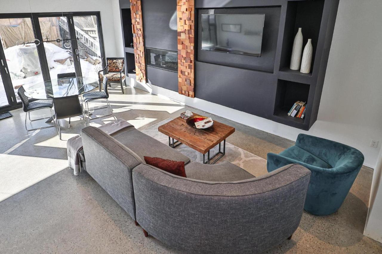 New Modern 1400 Sq Ft Coach House Near Everything Toronto Bagian luar foto