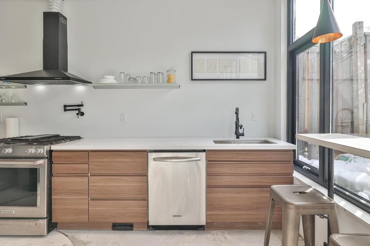 New Modern 1400 Sq Ft Coach House Near Everything Toronto Bagian luar foto
