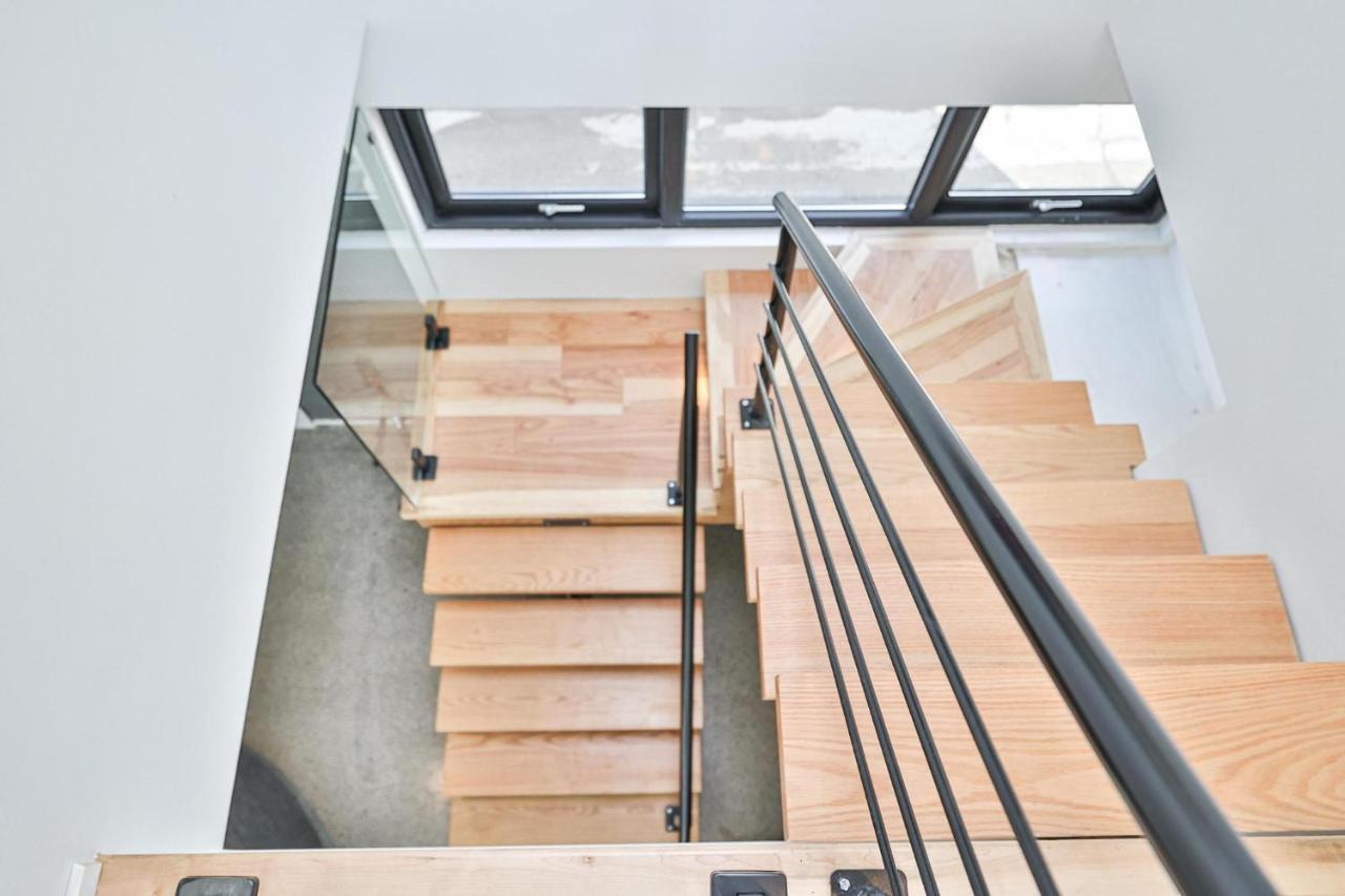 New Modern 1400 Sq Ft Coach House Near Everything Toronto Bagian luar foto