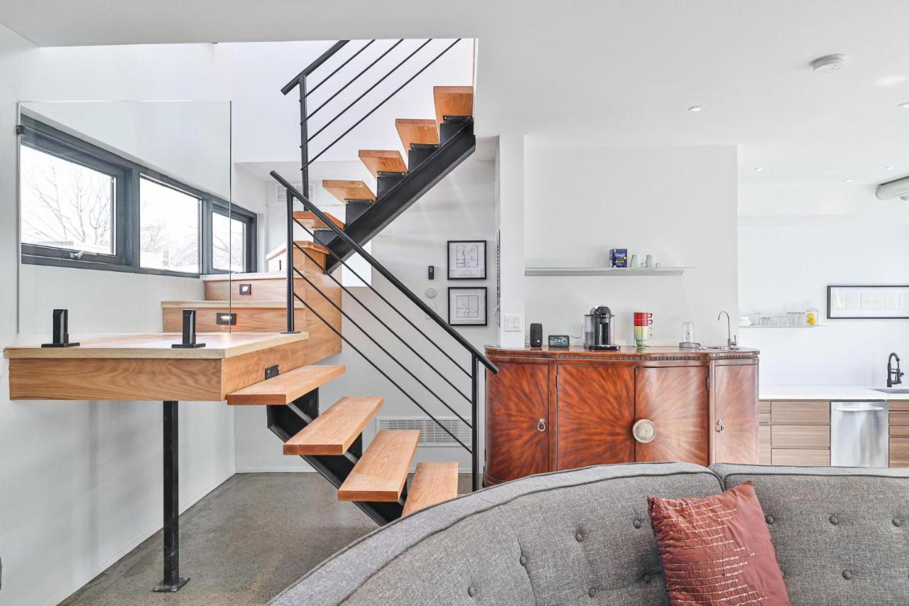 New Modern 1400 Sq Ft Coach House Near Everything Toronto Bagian luar foto