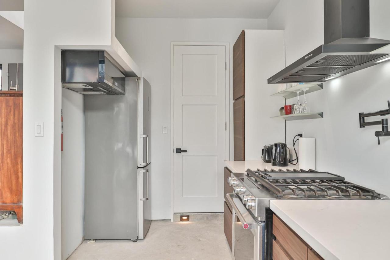 New Modern 1400 Sq Ft Coach House Near Everything Toronto Bagian luar foto