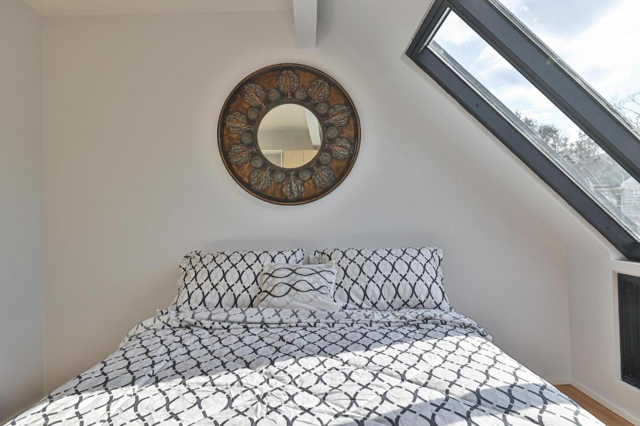 New Modern 1400 Sq Ft Coach House Near Everything Toronto Bagian luar foto