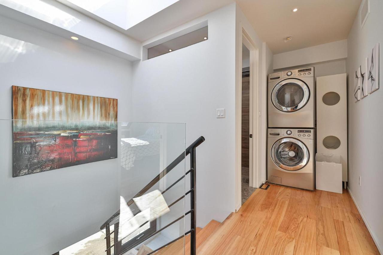 New Modern 1400 Sq Ft Coach House Near Everything Toronto Bagian luar foto