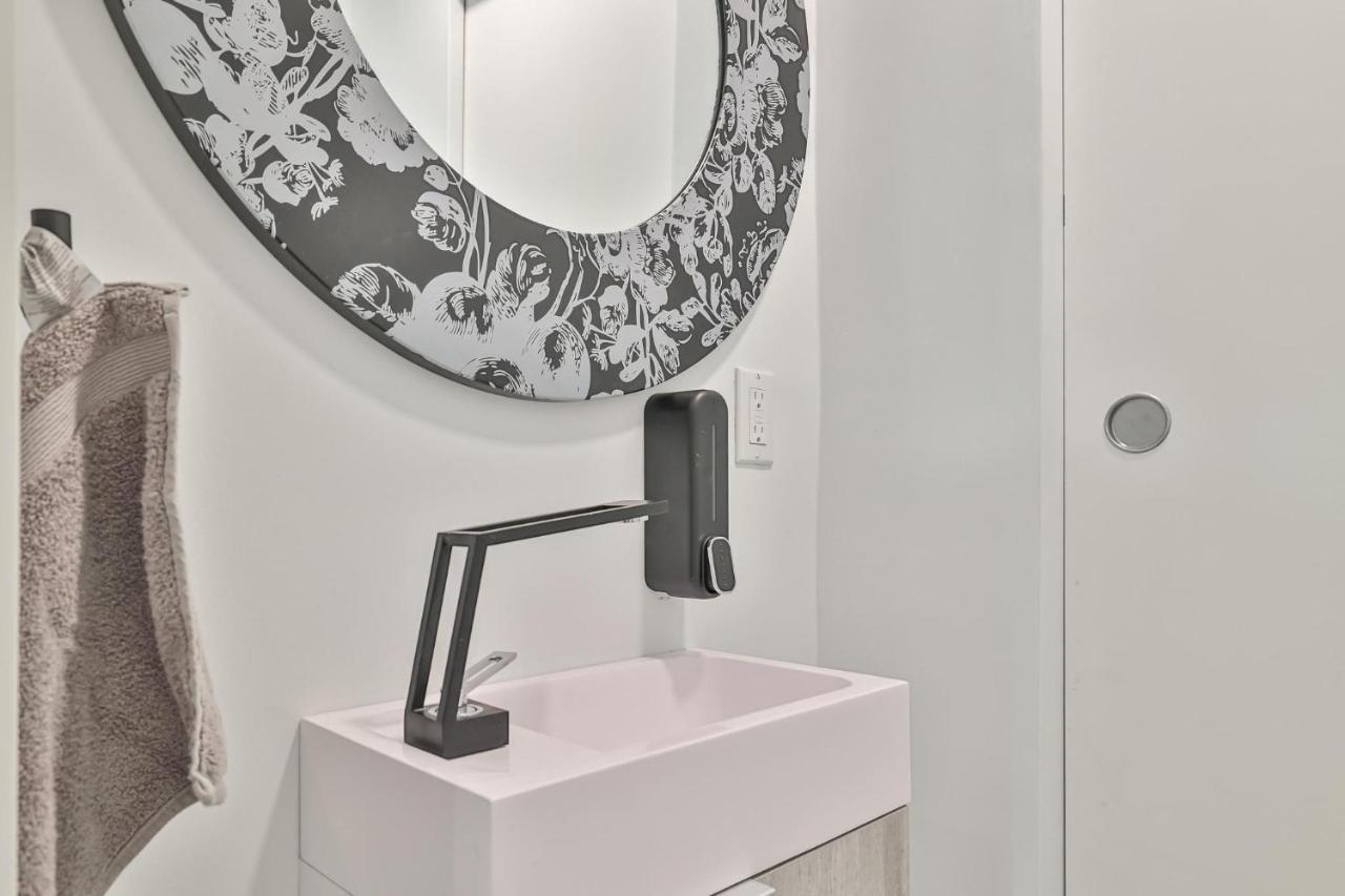 New Modern 1400 Sq Ft Coach House Near Everything Toronto Bagian luar foto