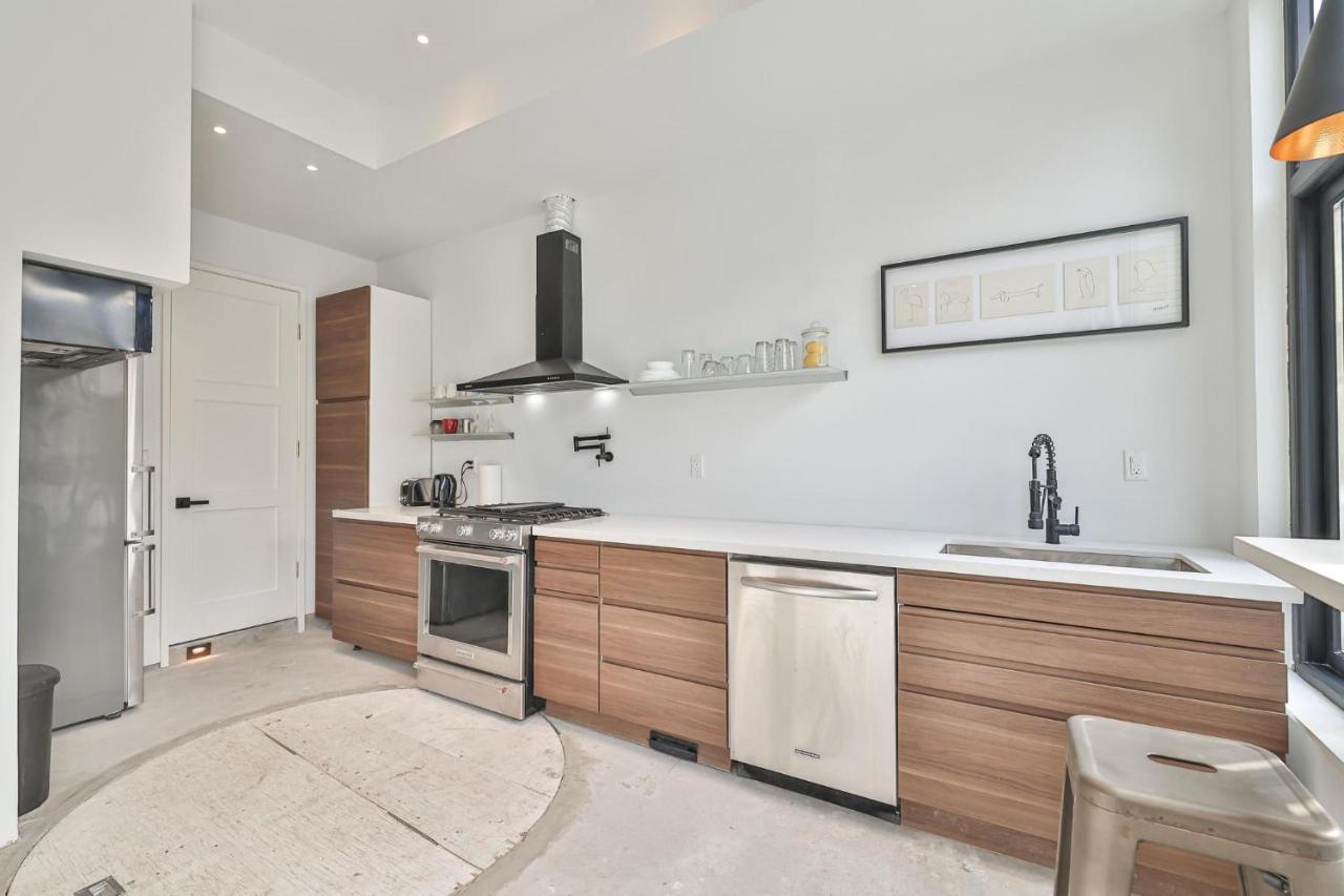 New Modern 1400 Sq Ft Coach House Near Everything Toronto Bagian luar foto