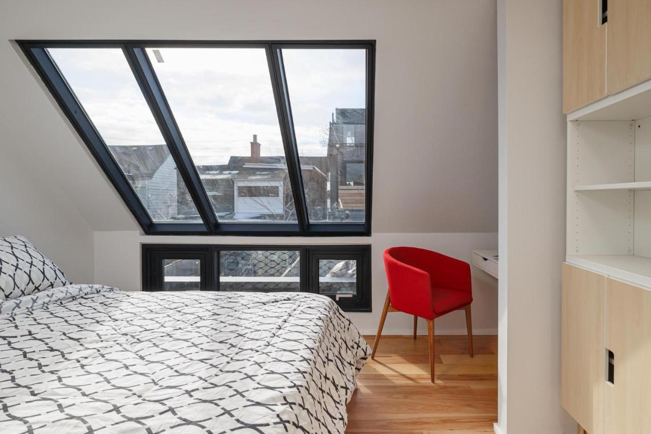 New Modern 1400 Sq Ft Coach House Near Everything Toronto Bagian luar foto
