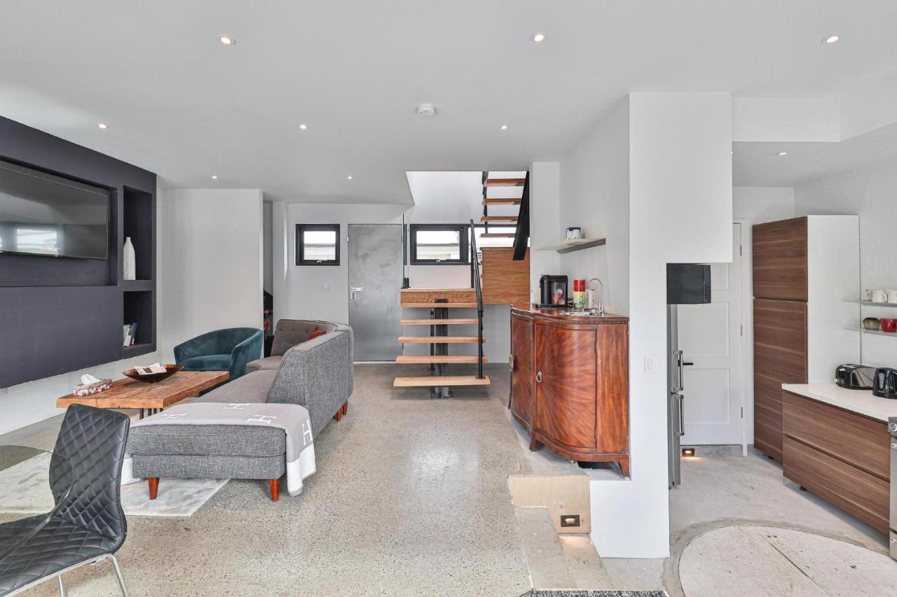 New Modern 1400 Sq Ft Coach House Near Everything Toronto Bagian luar foto