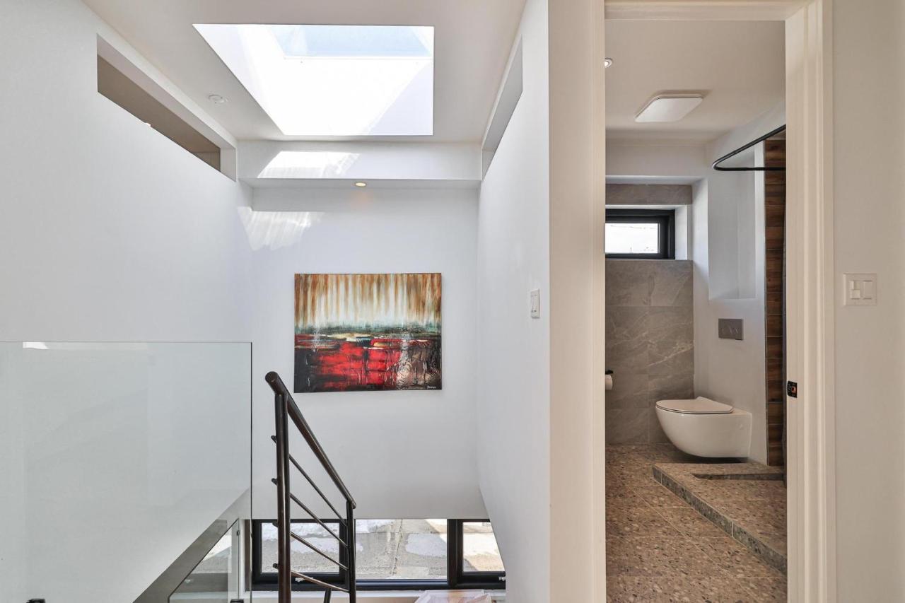 New Modern 1400 Sq Ft Coach House Near Everything Toronto Bagian luar foto