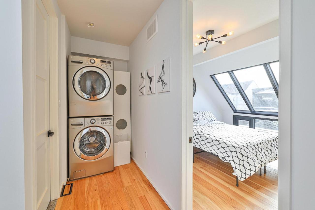 New Modern 1400 Sq Ft Coach House Near Everything Toronto Bagian luar foto